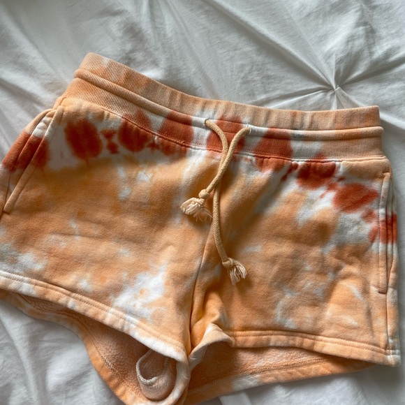Aritzia TNA Tie Dye Shorts - Picture 1 of 4